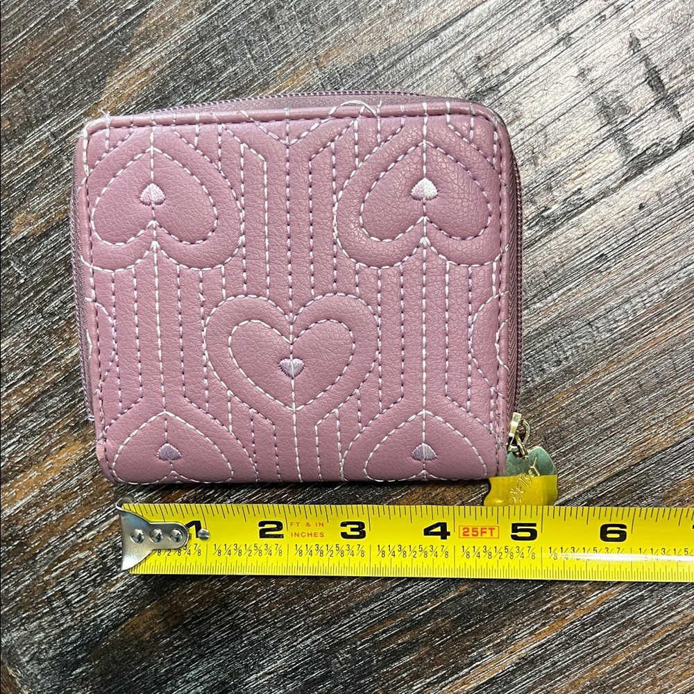 Betsey Johnson Mauve Pink Quilted Heart Zip Wallet with Gold Plate - Picture 5 of 7